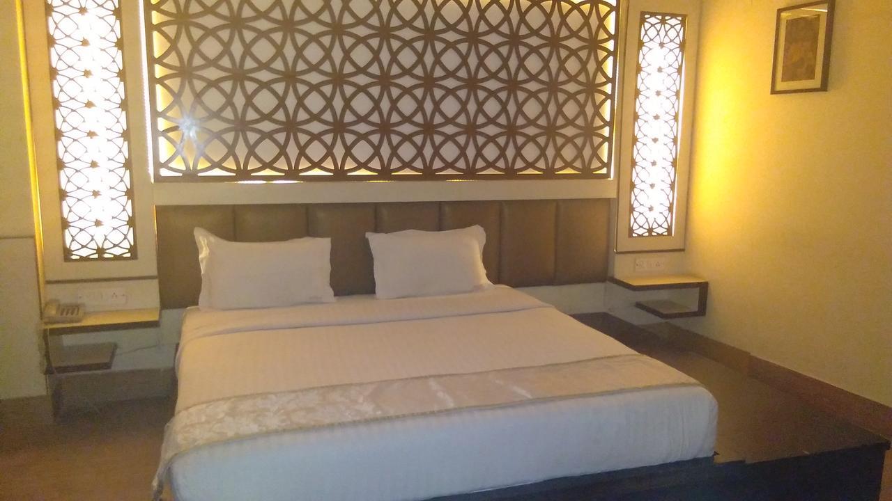 The White Klove Nueva Delhi Exterior foto