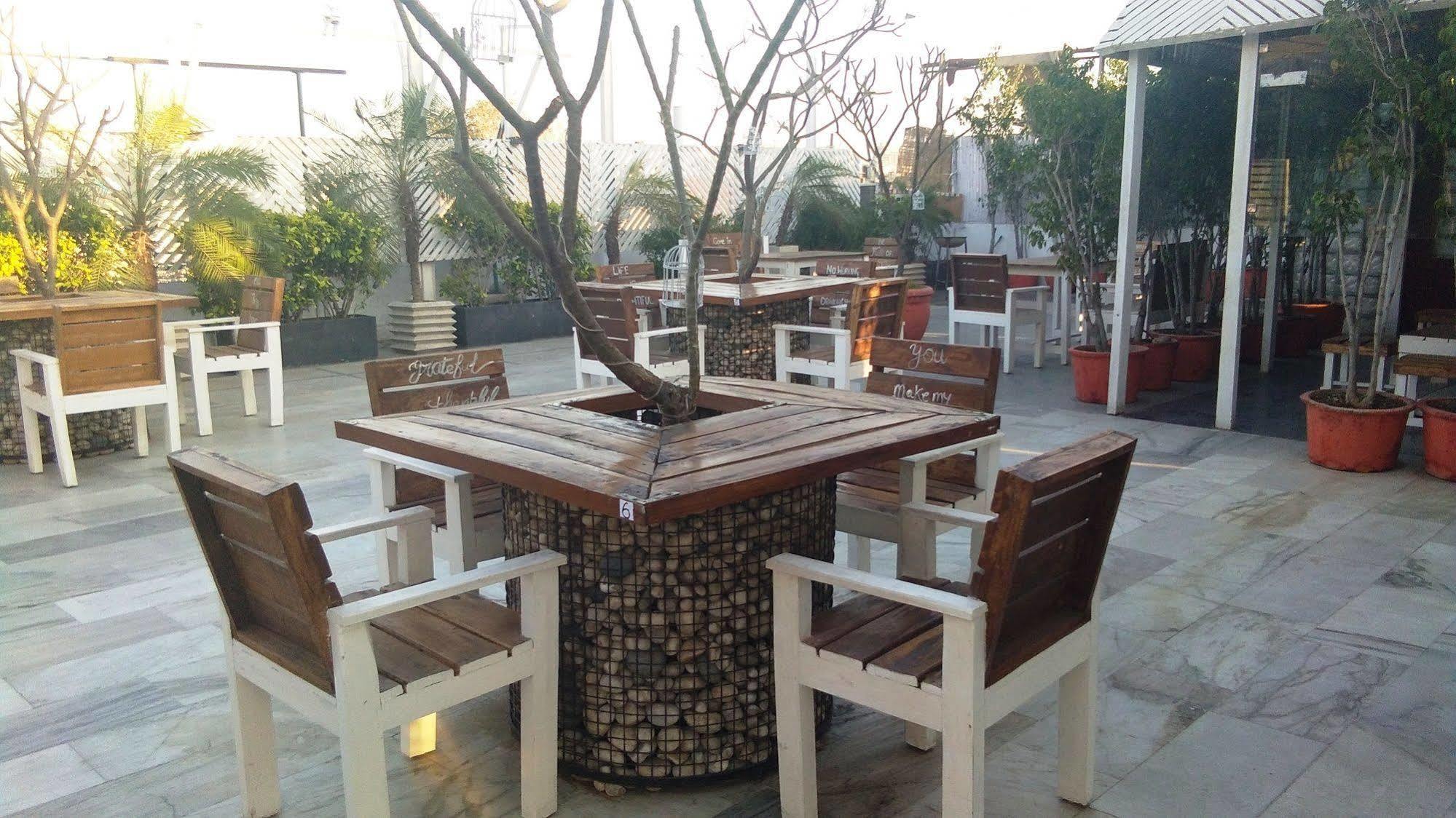 The White Klove Nueva Delhi Exterior foto