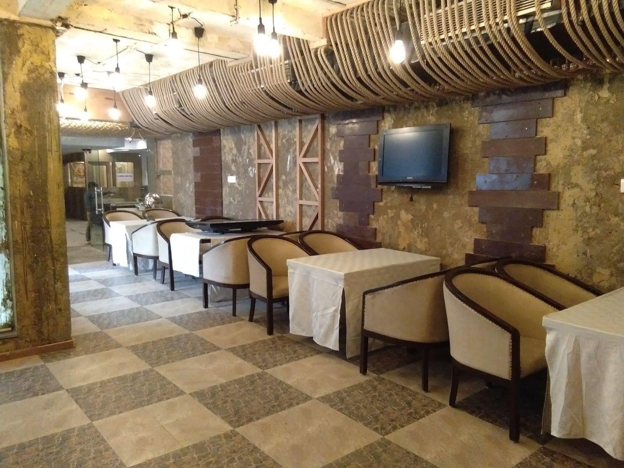 The White Klove Nueva Delhi Exterior foto